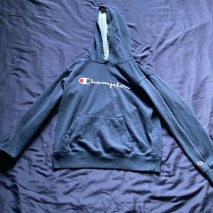 L Champion hoodie
